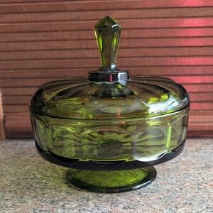 Vintage Viking Glass Footed Lidded Candy Dish Diamond Steeple Top Green